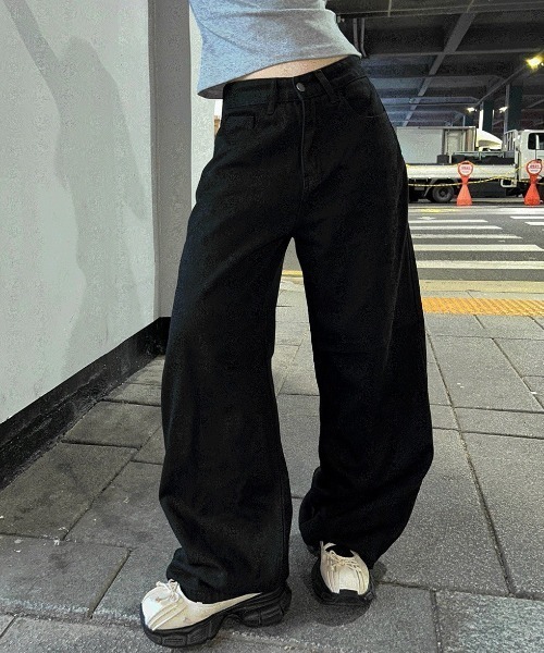 Hatsukoshi（ハツコシ）の「ツーボタンストラップワイドパンツ（その他パンツ・レディース・ブラック・LARGE/MEDIUM/SMALL）」の4枚目の写真