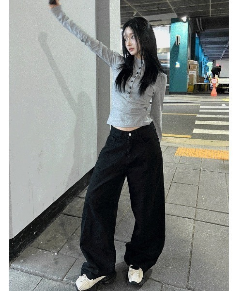 Hatsukoshi（ハツコシ）の「ツーボタンストラップワイドパンツ（その他パンツ・レディース・ブラック・LARGE/MEDIUM/SMALL）」の5枚目の写真