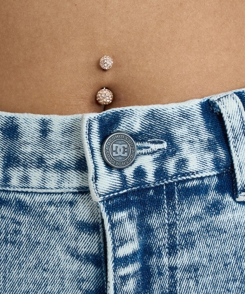 DC SHOES(ディーシーシューズ)の「DC SHOES ウィメンズ 26 WS TIGHT SHORT ショートパンツ 【2026年春夏モデル】/デニムショートパンツ(デニムパンツ・レディース・ブラック/ブルー/ブラック系その他/ブルー系その他・SMALL/MEDIUM)」の11枚目の写真