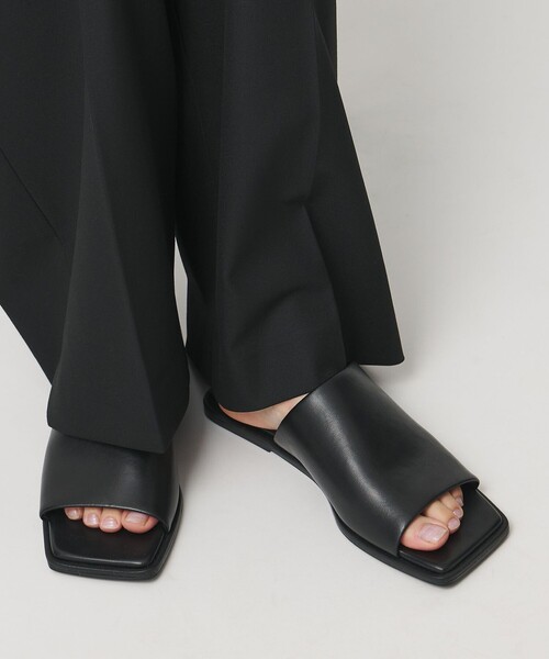 MARW UNITED ARROWS(マルゥ ユナイテッドアローズ)の「<MARW UNITED ARROWS+ODETTE E ODILE>スクエア フラット サンダル(サンダル・レディース・ブラック・24cm/24.5cm/23cm/22cm/22.5cm/25cm/23.5cm)」の12枚目の写真