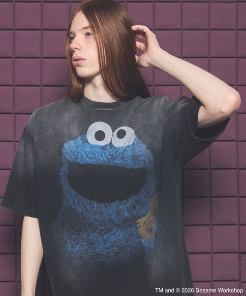 MAISON SPECIAL(メゾンスペシャル)の「《UNISEX》【MOVIE SERIES】「SESAME STREET」- Cookie Monster - Prime-Over Crew Neck Short Sleeve T-Shirt/「セサミストリート」-クッキーモンスター-プライムオーバークルーネックショートスリーブTシャツ【MAISON SPECIAL/メゾンスペシャル】(Tシャツ/カットソー・メンズ・ブラック/ネイビー・0/1/2)」の7枚目の写真