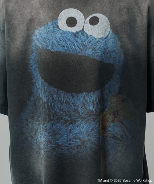 MAISON SPECIAL(メゾンスペシャル)の「《UNISEX》【MOVIE SERIES】「SESAME STREET」- Cookie Monster - Prime-Over Crew Neck Short Sleeve T-Shirt/「セサミストリート」-クッキーモンスター-プライムオーバークルーネックショートスリーブTシャツ【MAISON SPECIAL/メゾンスペシャル】(Tシャツ/カットソー・メンズ・ブラック/ネイビー・0/1/2)」の9枚目の写真