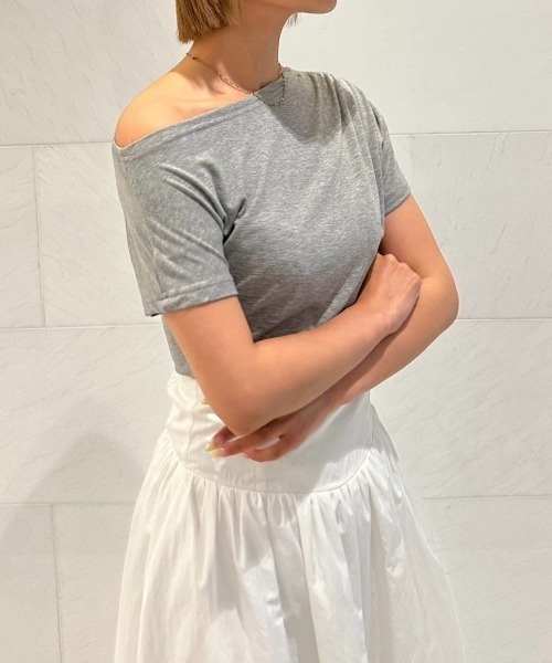ACYM(アシーム)の「ドレープラインTシャツ(Tシャツ/カットソー・レディース・ブルー/グレー/ベージュ・FREE)」の16枚目の写真