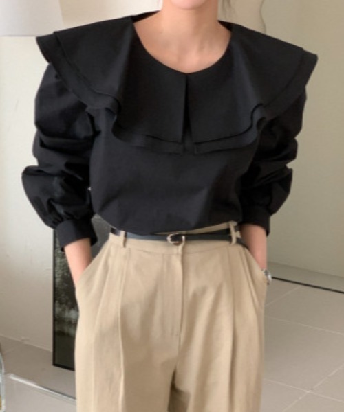 AMAJI(アマジ)の「ラウンドネック 二重フリルカラー バルーンスリーブ 長袖 ブラウス(シャツ/ブラウス・レディース・ブラック/ホワイト・FREE)」の5枚目の写真