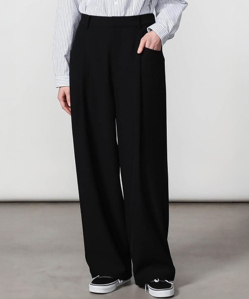 GYMPHLEX(ジムフレックス)の「Gymphlex Tuck Wide Easy Pants(ジムフレックス タック ワイドイージーパンツ)(スラックス・レディース・ブラック/グレー/グリーン系・X-LARGE/LARGE)」の1枚目の写真