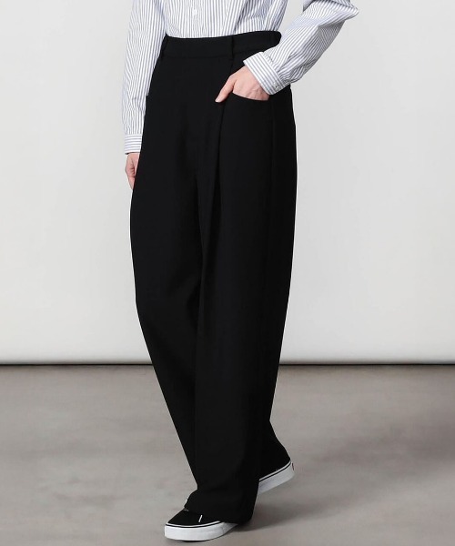 GYMPHLEX(ジムフレックス)の「Gymphlex Tuck Wide Easy Pants(ジムフレックス タック ワイドイージーパンツ)(スラックス・レディース・ブラック/グレー/グリーン系・X-LARGE/LARGE)」の5枚目の写真