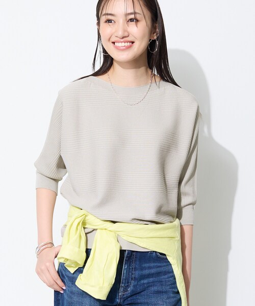 INDIVI(インディヴィ)の「【体型カバー/洗える】ゆったり無縫製ニット(ニット/セーター・レディース・ブラック/ライトグレー/ホワイト/パープル・13/38)」の4枚目の写真