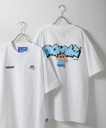 SEQUENZ（シークエンズ）の「【クレヨンしんちゃん】半袖Tシャツ（Tシャツ/カットソー）」