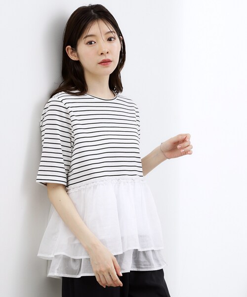 grove(グローブ)の「【体型カバー】INせず決まる、ウエストシアーフリルTシャツ(Tシャツ/カットソー・レディース・ブラック/オフホワイト/ホワイト系5・02/03/04/05/01)」の1枚目の写真