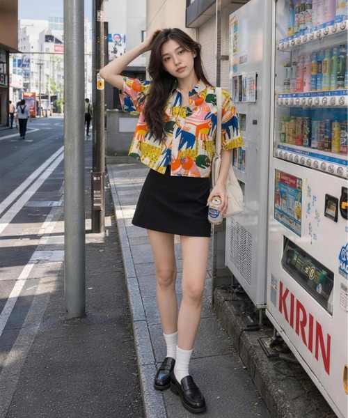 KONVINI（コンビニ）の「北欧テキスタイル アニマルアート クロップド 総柄シャツ（シャツ/ブラウス・レディース・ホワイト・FREE）」の2枚目の写真