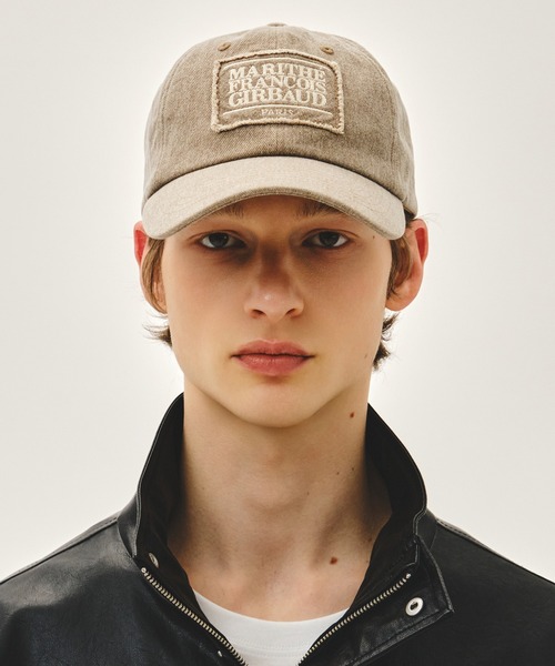 MARITHE + FRANCOIS GIRBAUD(マリテフランソワジルボー)の「PIGMENT SMALL CLASSIC LOGO CAP(キャップ・レディース・ダークブルー/ピンク/ブラック系/ブラウン・フリー)」の1枚目の写真