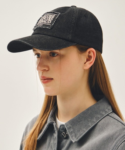 MARITHE + FRANCOIS GIRBAUD(マリテフランソワジルボー)の「PIGMENT SMALL CLASSIC LOGO CAP(キャップ・レディース・ダークブルー/ピンク/ブラック系/ブラウン・フリー)」の5枚目の写真