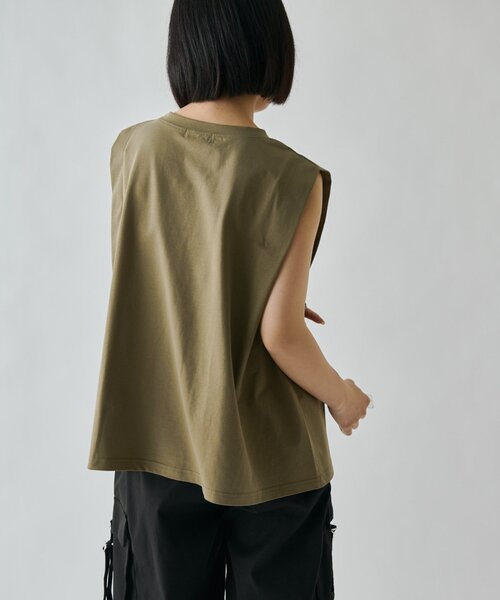 goocy(グーシー)の「【接触冷感】タックノースリT(Tシャツ/カットソー・レディース・チャコールグレー/ホワイト/カーキ/ブラック・FREE)」の1枚目の写真