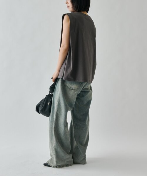 goocy(グーシー)の「【接触冷感】タックノースリT(Tシャツ/カットソー・レディース・チャコールグレー/ホワイト/カーキ/ブラック・FREE)」の9枚目の写真