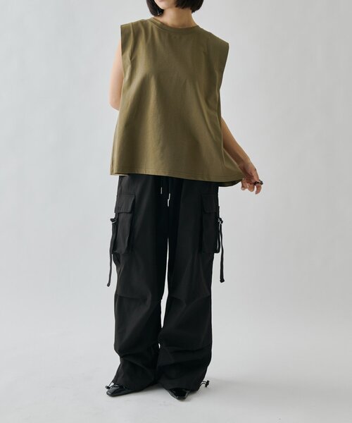 goocy(グーシー)の「【接触冷感】タックノースリT(Tシャツ/カットソー・レディース・チャコールグレー/ホワイト/カーキ/ブラック・FREE)」の15枚目の写真