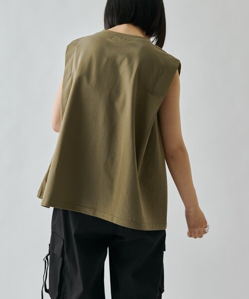 goocy(グーシー)の「【接触冷感】タックノースリT(Tシャツ/カットソー・レディース・チャコールグレー/ホワイト/カーキ/ブラック・FREE)」の17枚目の写真