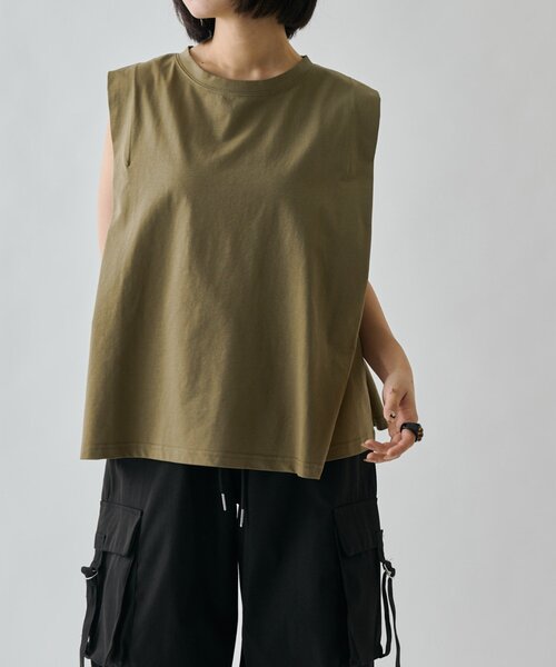 goocy(グーシー)の「【接触冷感】タックノースリT(Tシャツ/カットソー・レディース・チャコールグレー/ホワイト/カーキ/ブラック・FREE)」の18枚目の写真