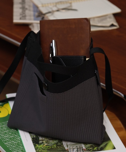 ROOTOTE(ルートート)の「ROOTOTE 2WAYニットミニトート&ショルダー(トートバッグ・レディース・ブラック・FREE)」の8枚目の写真