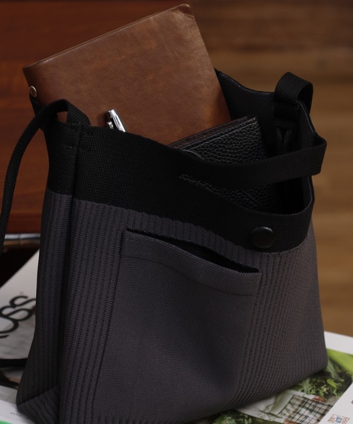 ROOTOTE(ルートート)の「ROOTOTE 2WAYニットミニトート&ショルダー(トートバッグ・レディース・ブラック・FREE)」の2枚目の写真