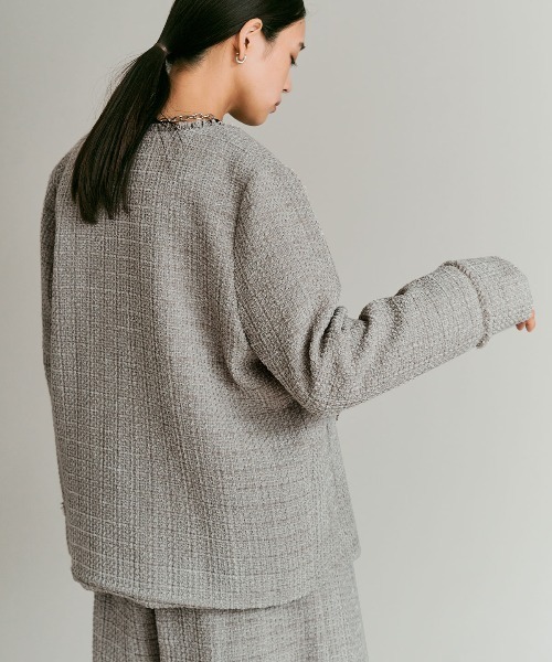 W:Huku(フーク)の「ウールミックス ツイード ノーカラー ジャケット / Wool-Blend Tweed Collarless Jacket(ノーカラージャケット・レディース・ライトグレー・FREE)」の13枚目の写真