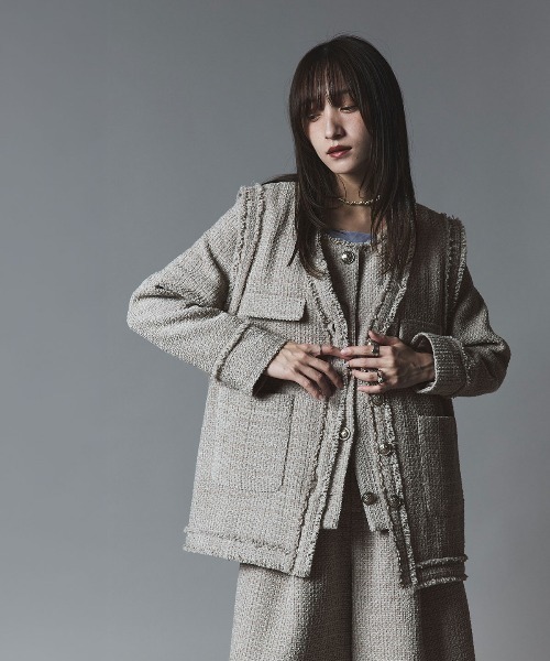 W:Huku(フーク)の「ウールミックス ツイード ノーカラー ジャケット / Wool-Blend Tweed Collarless Jacket(ノーカラージャケット・レディース・ライトグレー・FREE)」の16枚目の写真
