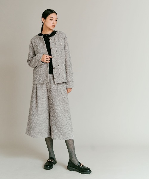 W:Huku(フーク)の「ウールミックス ツイード ノーカラー ジャケット / Wool-Blend Tweed Collarless Jacket(ノーカラージャケット・レディース・ライトグレー・FREE)」の3枚目の写真