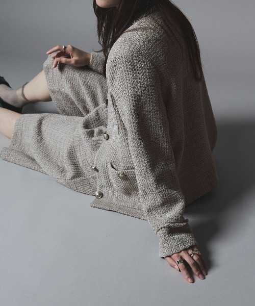 W:Huku(フーク)の「ウールミックス ツイード ノーカラー ジャケット / Wool-Blend Tweed Collarless Jacket(ノーカラージャケット・レディース・ライトグレー・FREE)」の5枚目の写真