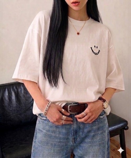 Megil(メギル)の「フェイスロゴプリントTシャツ(Tシャツ/カットソー・レディース・ホワイト/ブラック・LARGE/X-LARGE/MEDIUM)」の7枚目の写真