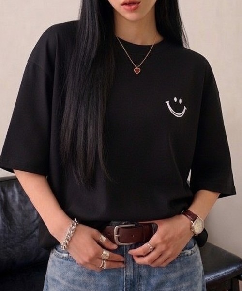 Megil(メギル)の「フェイスロゴプリントTシャツ(Tシャツ/カットソー・レディース・ホワイト/ブラック・LARGE/X-LARGE/MEDIUM)」の8枚目の写真
