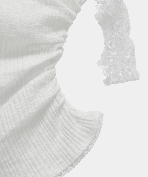ETRE AU SOMMET(エトレオソメ)の「Lace One-Shoulder Shirring Top (White)(Tシャツ/カットソー・レディース・その他・FREE)」の4枚目の写真