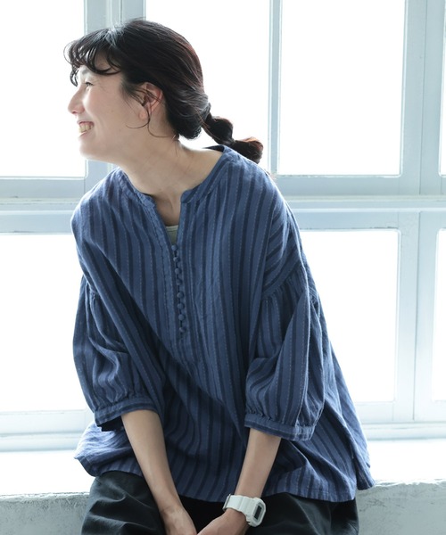 soulberry(ソウルベリー)の「藍色工房の手しごとブラウス(シャツ/ブラウス・レディース・ブルー・LL/3L/4L/5L/M/L)」の1枚目の写真