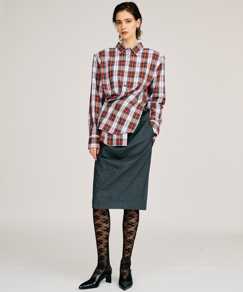 PRANK PROJECT(プランクプロジェクト)の「【2026Autumn Pre-Order】チェックショルダーパッテドシャツ / Check Shoulder Padded Shirt(シャツ/ブラウス・レディース・ベージュ/レッド/ネイビー・FREE)」の18枚目の写真