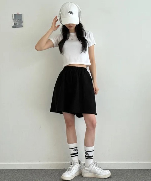 Lips（リップス）の「バックロゴがストリート感を演出！ゆったりシルエットのハーフスウェットパンツ（スウェットパンツ・レディース・グレー/ライトグレー/ブラック・FREE）」の4枚目の写真