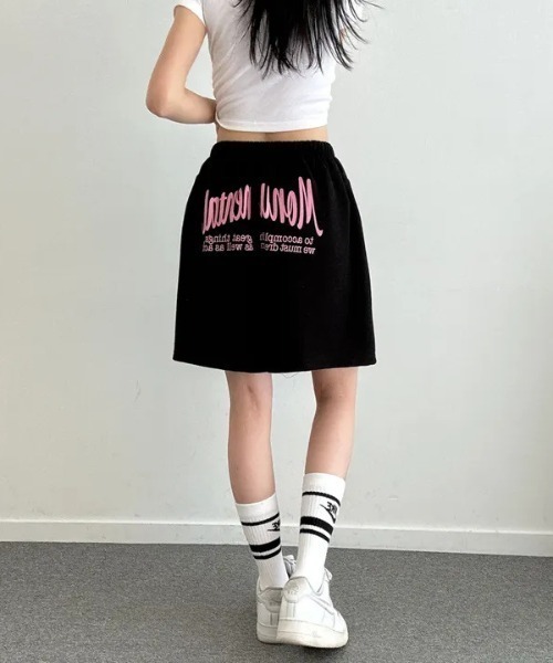 Lips（リップス）の「バックロゴがストリート感を演出！ゆったりシルエットのハーフスウェットパンツ（スウェットパンツ・レディース・グレー/ライトグレー/ブラック・FREE）」の7枚目の写真