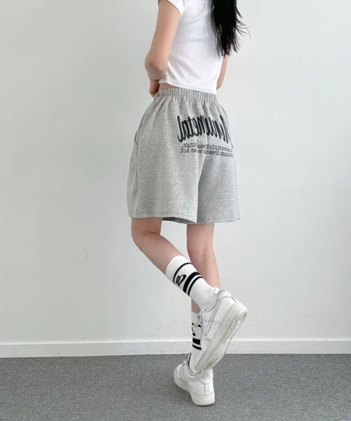 Lips（リップス）の「バックロゴがストリート感を演出！ゆったりシルエットのハーフスウェットパンツ（スウェットパンツ・レディース・グレー/ライトグレー/ブラック・FREE）」の20枚目の写真