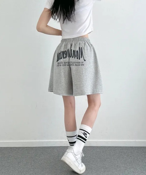 Lips（リップス）の「バックロゴがストリート感を演出！ゆったりシルエットのハーフスウェットパンツ（スウェットパンツ・レディース・グレー/ライトグレー/ブラック・FREE）」の21枚目の写真
