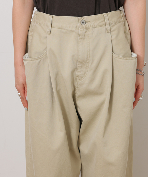 JOURNAL STANDARD LUXE(ジャーナルスタンダード ラックス)の「チノ コラパンツ(チノパンツ・レディース・ベージュ・MEDIUM/SMALL)」の11枚目の写真