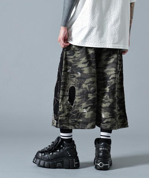 L.H.P(エルエイチピー)の「MAVYTH/メヴィス/CAMO DAMAGE DENIM PANTS(デニムパンツ・レディース・その他2・L/M)」の2枚目の写真