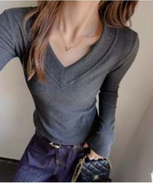 VENCEEXCHANGE(ヴァンスエクスチェンジ)の「Vネック切替インナートップス(Tシャツ/カットソー・レディース・ベージュ/ブラック/ホワイト/チャコール/ブラウン・FREE)」の8枚目の写真