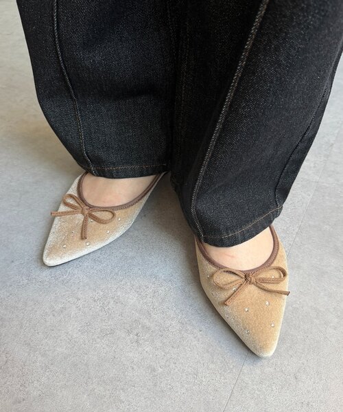 Thevon(ゼボン)の「ベロアドットバレエシューズ(パンプス・レディース・ベージュ/ブラウン/ブラック・M/L)」の3枚目の写真