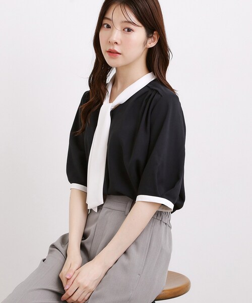 grove（グローブ）の「【洗濯機OK/シワになりにくい】1枚で華やぐ配色ボウタイブラウス（シャツ/ブラウス・レディース・ネイビー系4/ホワイト系3/ライトグレー系4・04/05/01/02/03）」の3枚目の写真