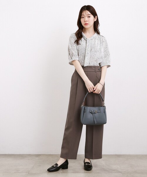 grove（グローブ）の「【洗濯機OK/シワになりにくい】1枚で華やぐ配色ボウタイブラウス（シャツ/ブラウス・レディース・ネイビー系4/ホワイト系3/ライトグレー系4・04/05/01/02/03）」の6枚目の写真