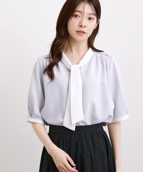 grove（グローブ）の「【洗濯機OK/シワになりにくい】1枚で華やぐ配色ボウタイブラウス（シャツ/ブラウス・レディース・ネイビー系4/ホワイト系3/ライトグレー系4・04/05/01/02/03）」の9枚目の写真