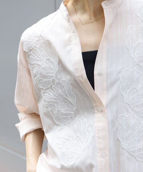 le.coeur blanc(ルクールブラン)の「フラワーレースストライプシャツ(シャツ/ブラウス・レディース・ベージュ系その他2/ブルー系その他2・38)」の10枚目の写真