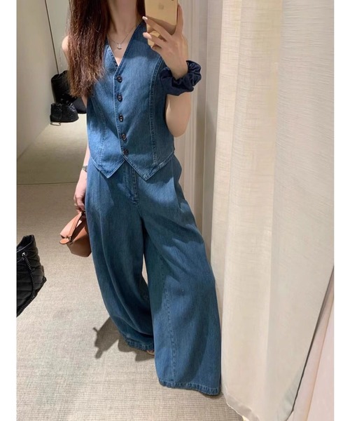 FAVORITO(ファヴォリート)の「デニムベストワイドパンツセットアップ(セットアップ・レディース・ブルー・S/M/L)」の4枚目の写真