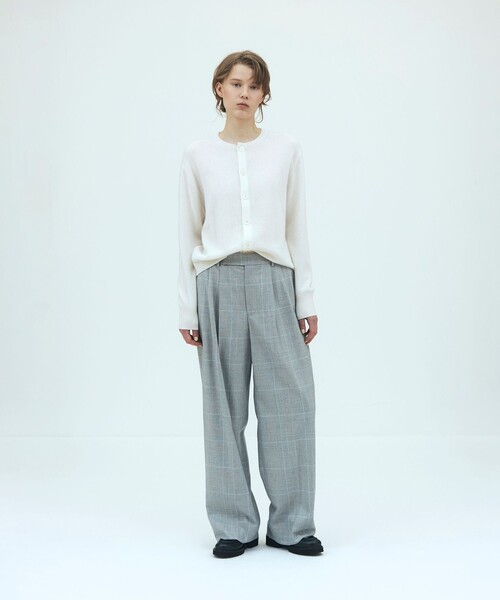 GALERIE VIE（ギャルリー ヴィー）の「【WEB先行予約】ライトフラノストレッチ タックストレートパンツ（スラックス・レディース・ベージュ/グレー系その他/チャコールグレー/ネイビー・36/32/34）」の5枚目の写真