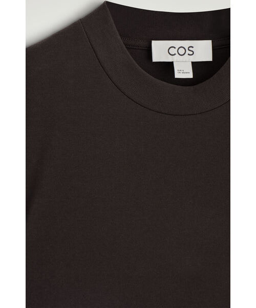 COS（コス）の「クレープジャージーTシャツ（Tシャツ/カットソー・レディース・ブルー系/ブラウン・S/M/L/XL/XS）」の16枚目の写真