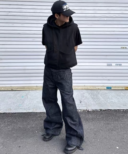 FreeZone(フリーゾーン)の「オフセットクロスデザイン ビッグワイドデニムパンツ(デニムパンツ・メンズ・ブルー・S/M/L)」の14枚目の写真