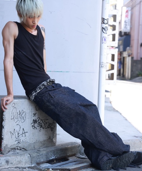 FreeZone(フリーゾーン)の「オフセットクロスデザイン ビッグワイドデニムパンツ(デニムパンツ・メンズ・ブルー・S/M/L)」の3枚目の写真