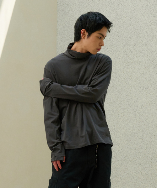 DESIRED(デシレッド)の「エッセンシャル タートルネック Tシャツ-FFSK5111C09(Tシャツ/カットソー・レディース・ダークグレー・MEDIUM/LARGE/X-LARGE)」の4枚目の写真